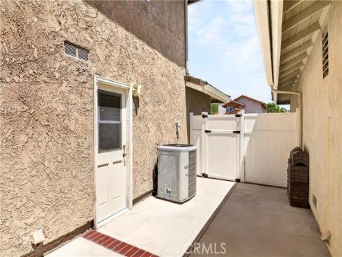 11 Charleston , Irvine, CA