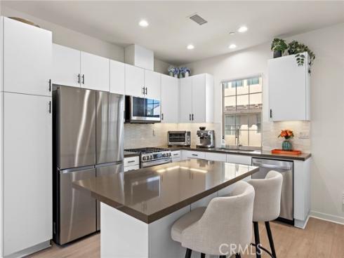 78 Tallowood , Irvine, CA