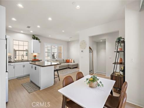 78 Tallowood , Irvine, CA