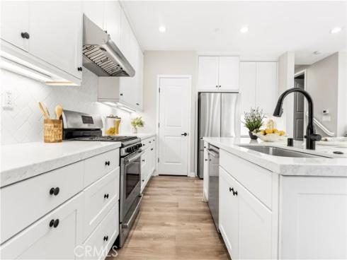 85 Kestrel , Irvine, CA
