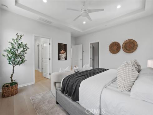 118 Chestnut Grove, Irvine, CA
