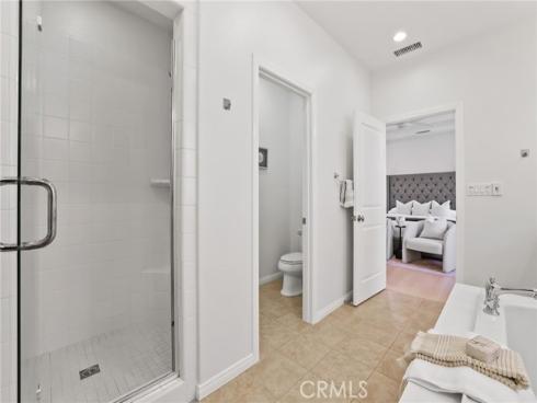 118 Chestnut Grove, Irvine, CA
