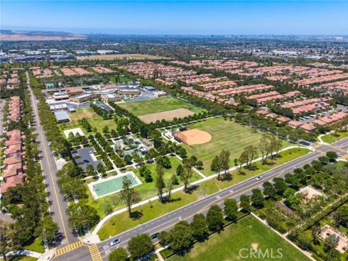 118 Chestnut Grove, Irvine, CA