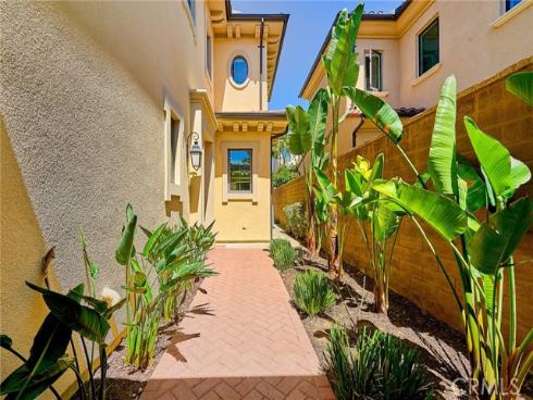 53 Open Range , Irvine, CA