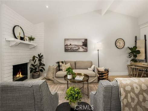 32 Acorn 15 , Irvine, CA