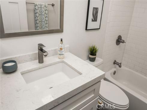 32 Acorn 15 , Irvine, CA