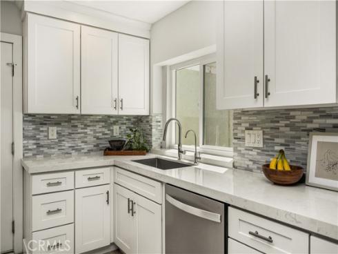 32 Acorn 15 , Irvine, CA