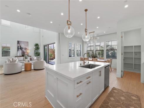 107  Orbit  , Irvine, CA