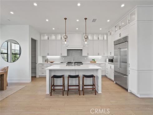 107  Orbit  , Irvine, CA