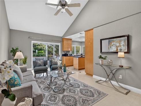 10 E Trenton  , Irvine, CA