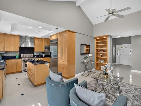 10 E Trenton  , Irvine, CA