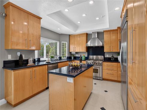10 E Trenton  , Irvine, CA