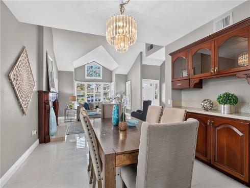 10 E Trenton  , Irvine, CA