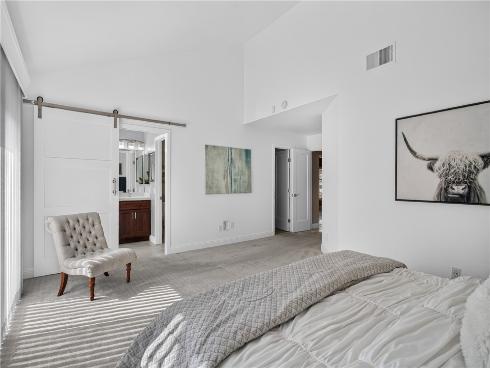 10 E Trenton  , Irvine, CA
