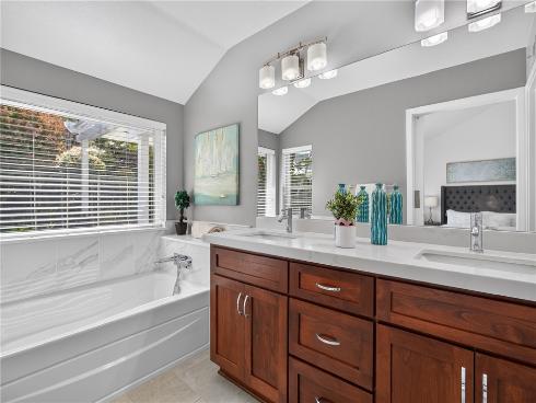 10 E Trenton  , Irvine, CA