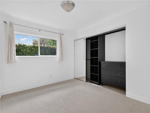 10 E Trenton  , Irvine, CA