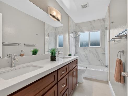 10 E Trenton  , Irvine, CA