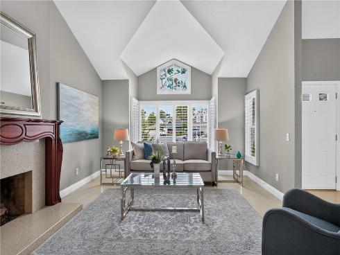 10 E Trenton  , Irvine, CA