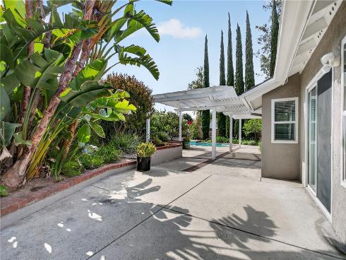 10 E Trenton  , Irvine, CA