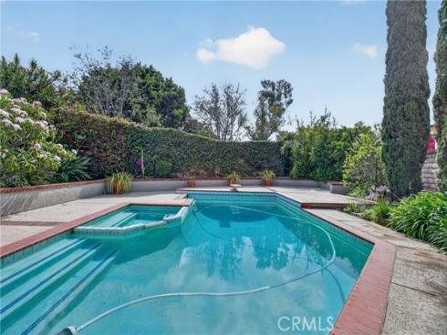 10 E Trenton  , Irvine, CA