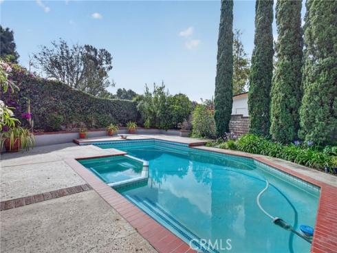 10 E Trenton  , Irvine, CA