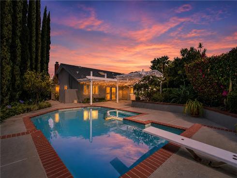 10 E Trenton  , Irvine, CA