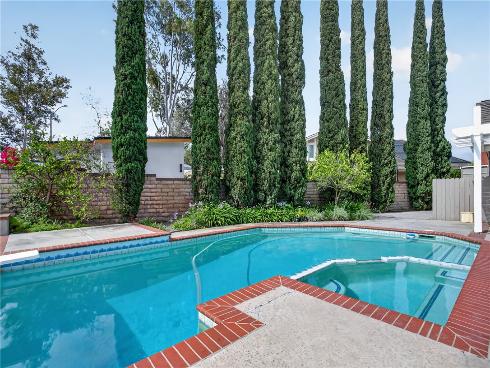 10 E Trenton  , Irvine, CA