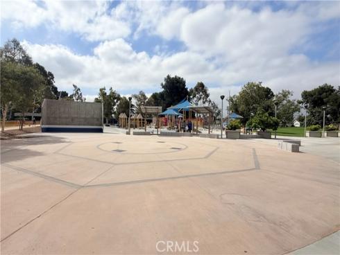 10 E Trenton  , Irvine, CA