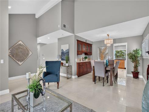 10 E Trenton  , Irvine, CA