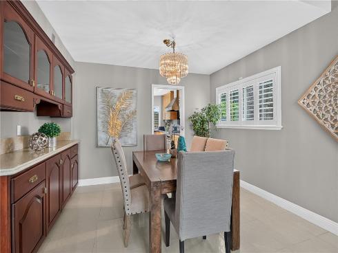 10 E Trenton  , Irvine, CA
