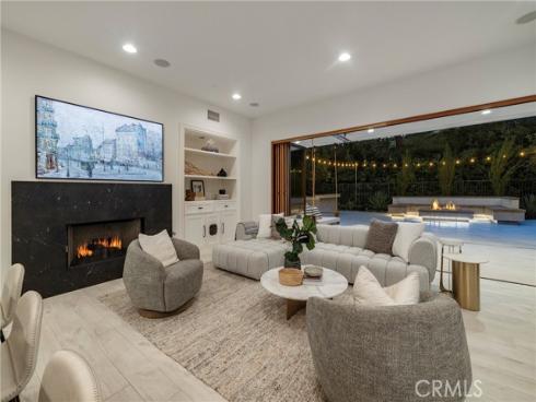 46 Woods Trail , Irvine, CA