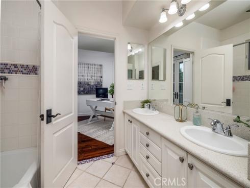 46 Woods Trail , Irvine, CA