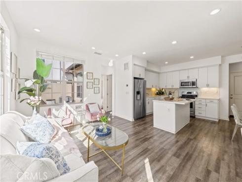 56 Bay Layrel , Irvine, CA