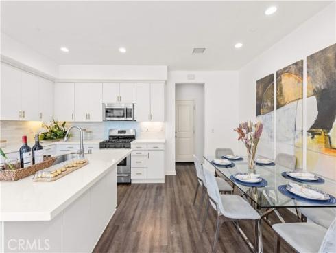 56 Bay Layrel , Irvine, CA