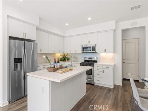 56 Bay Layrel , Irvine, CA