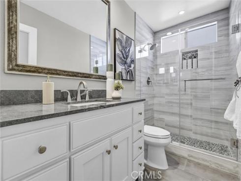 20  Farragut  , Irvine, CA