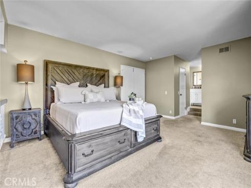 20  Farragut  , Irvine, CA
