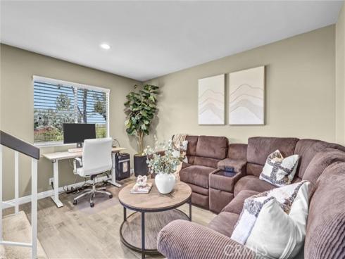 20  Farragut  , Irvine, CA