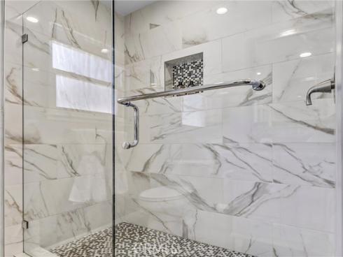 20  Farragut  , Irvine, CA