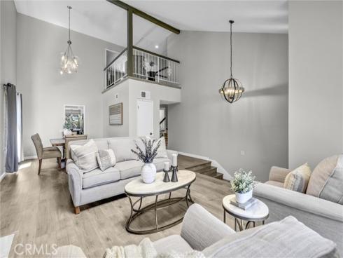 20  Farragut  , Irvine, CA