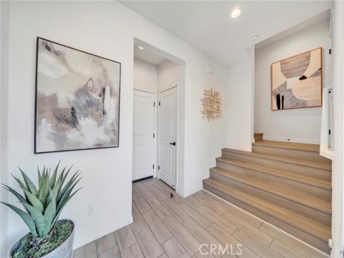 293 Merit , Irvine, CA