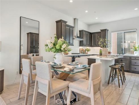293 Merit , Irvine, CA
