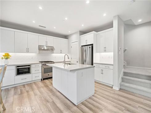 135  Messenger  , Irvine, CA