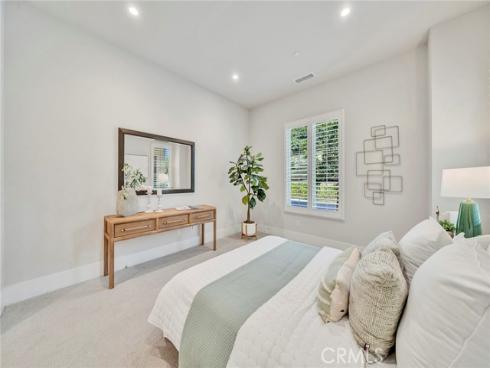 207 Pinnacle , Irvine, CA