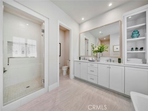 207 Pinnacle , Irvine, CA
