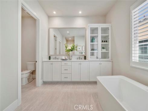 207 Pinnacle , Irvine, CA