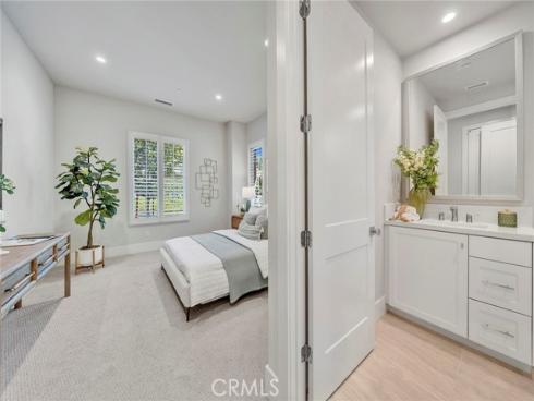 207 Pinnacle , Irvine, CA