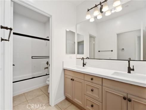 38 Pathway , Irvine, CA