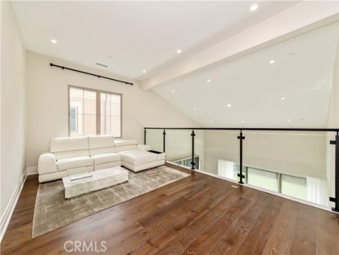 207 Coal Mine , Irvine, CA