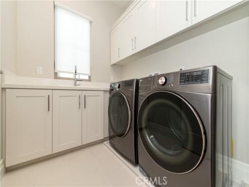 207 Coal Mine , Irvine, CA